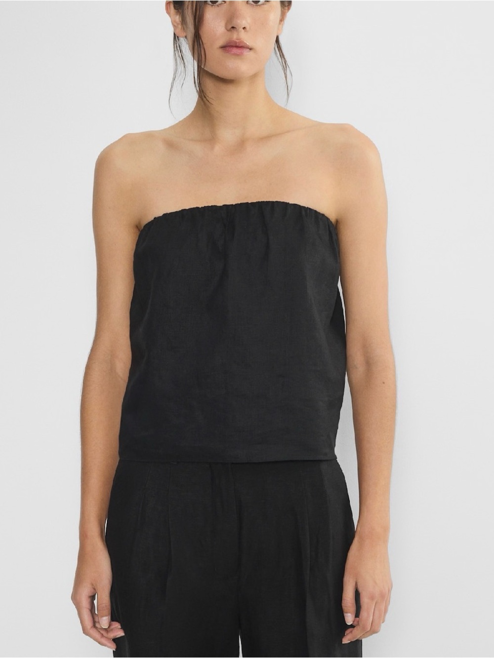 Babaton Black Strapless Linen Blend Top